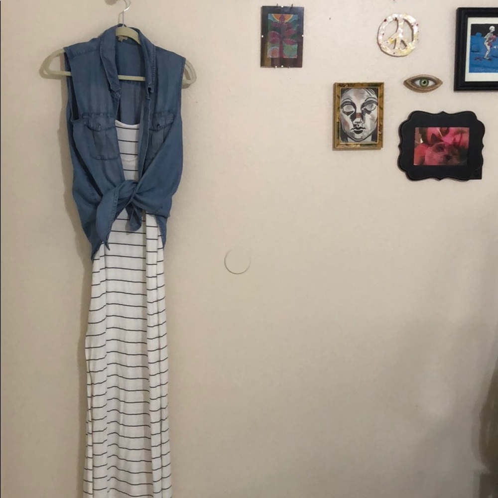 ‼️SALE NWOT Maxi white and black striped w/ slit